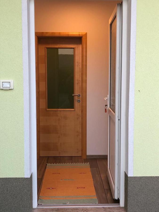 Deno Apartment Podgrad  Екстериор снимка