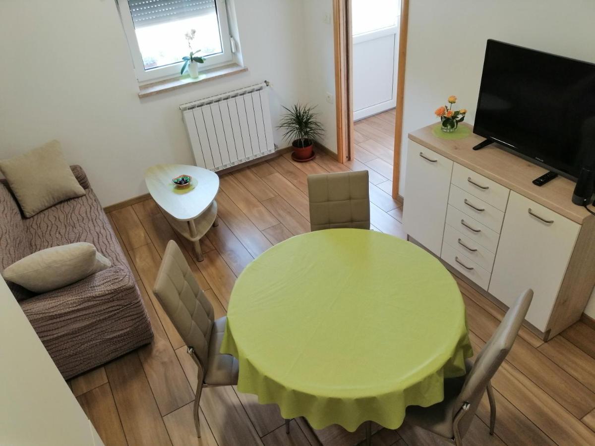 Deno Apartment Podgrad  Екстериор снимка